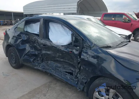 2022 Toyota Corolla Le z USA, uszkodzony, nr VIN JTDEPMAEXNJ224140